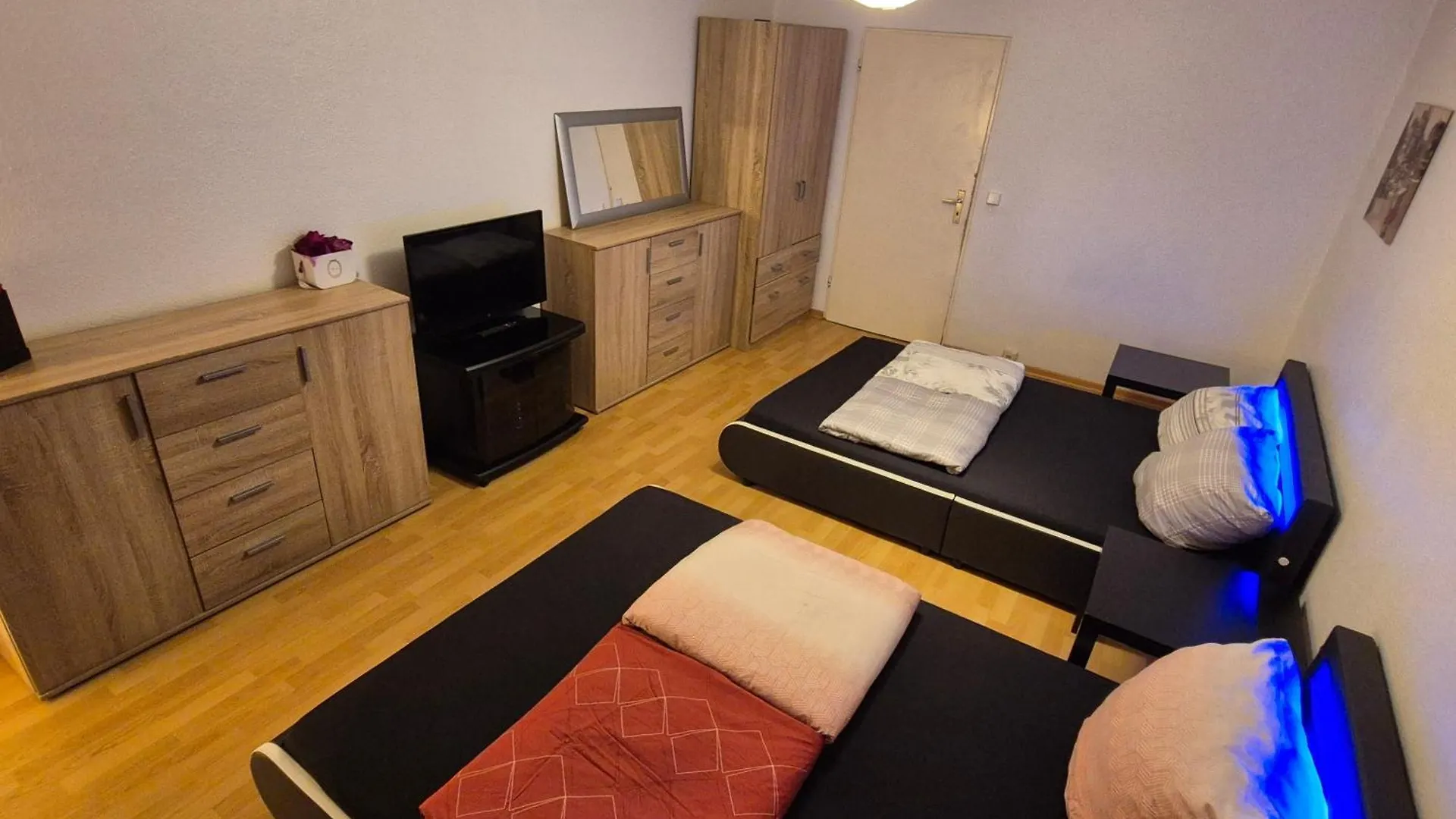 Apartment Schoene 3 Schlafzimmer Wohnung Mit 4 Dopplbetten Berlin
